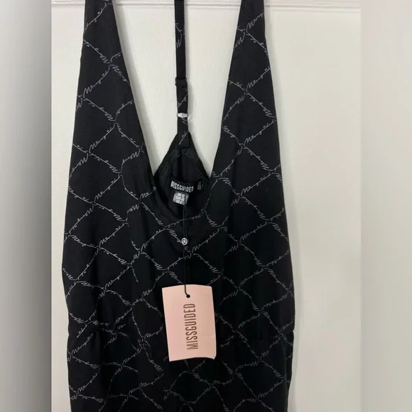 NWT - Missguided lettuce hem, low v cut romper teddy. Black - size 8. Brand new! - Picture 4 of 7